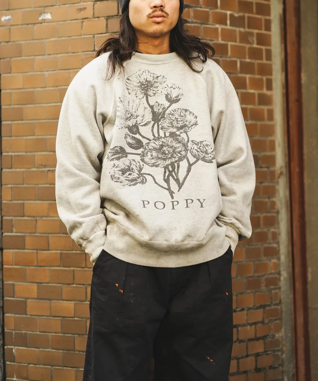 SAINT Mxxxxxx 'FLOWER' CREW NECK SWEAT SHIRTS Floral Distressed Retro Sweatshirt Distressed Gray S-XL Big Factory Four-needle Six-Thread Boneless Stitching Process/Original Horn Sleeve Version Top Printing Process Authentic Level Re-Engraving Garment Washing and Distressing/Hand-worn Graffiti Treatment Original Consistent Fruit Label/Little Angel Anti-Counterfeiting Label